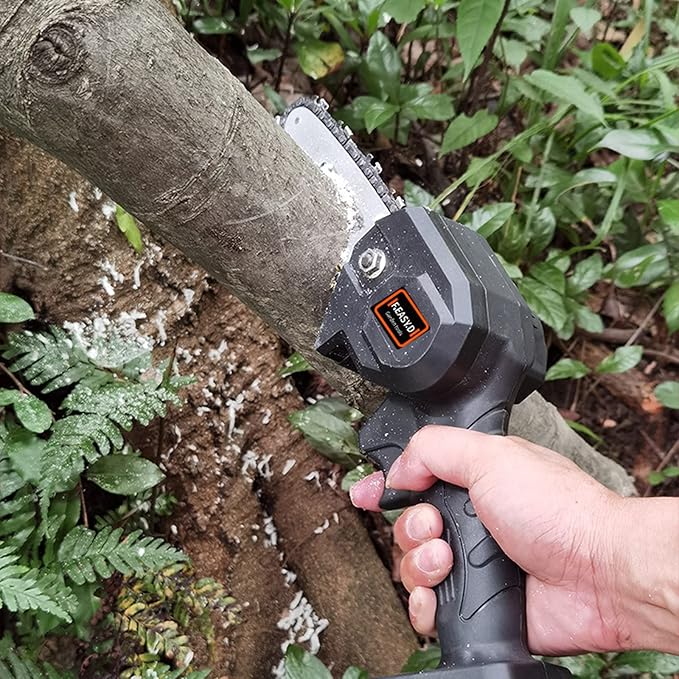 MOTOSIERRA INALÁMBRICA RECARGABLE